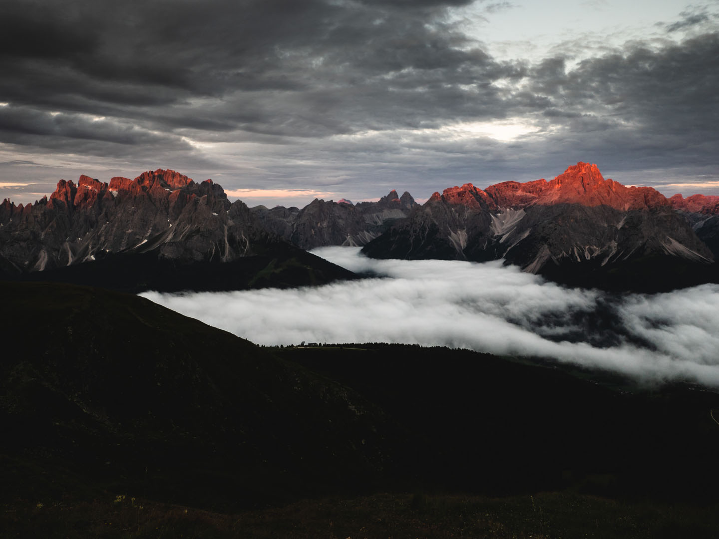 L'alba nelle Dolomiti